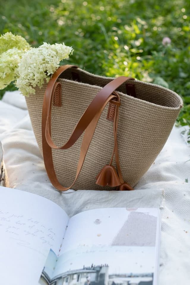 Tote & Fashion image 1